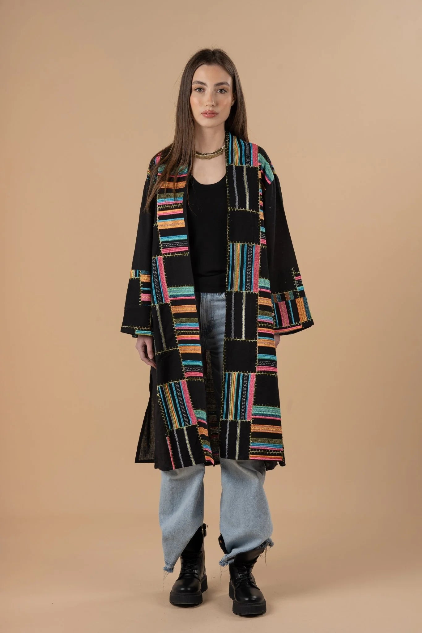 Vivid threads embro Kaftan - Nahla el alfy