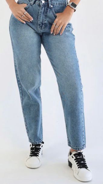 Mom Fit Jeans - Sara Salama