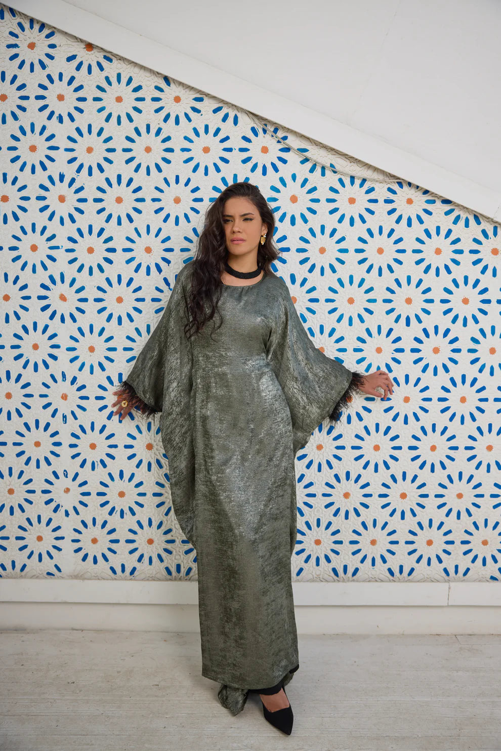 Shinney feathered abaya - Jeno