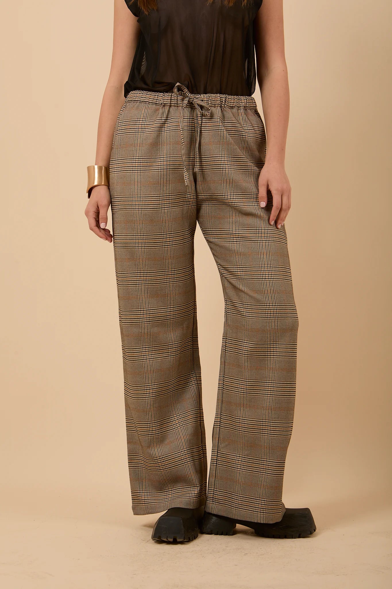 Check straight pants - Nahla el alfy