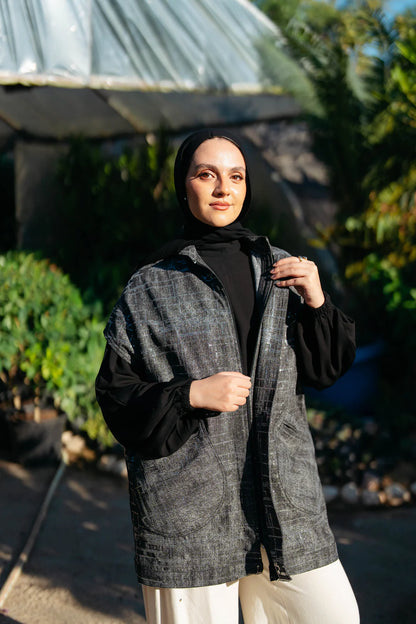 Dark mode vest - Jamila