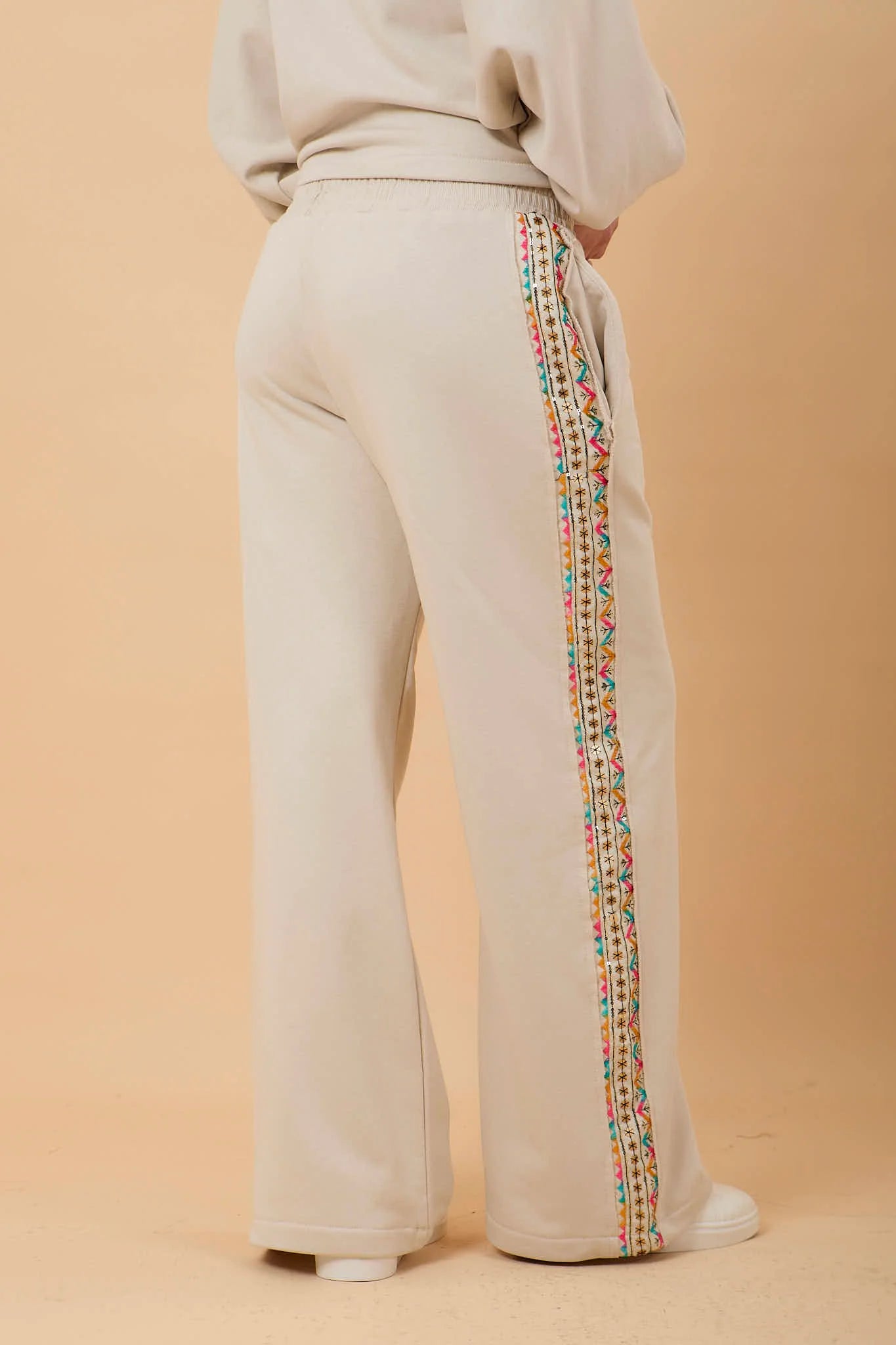 Melton x Embro Sweatpants - Nahla el alfy