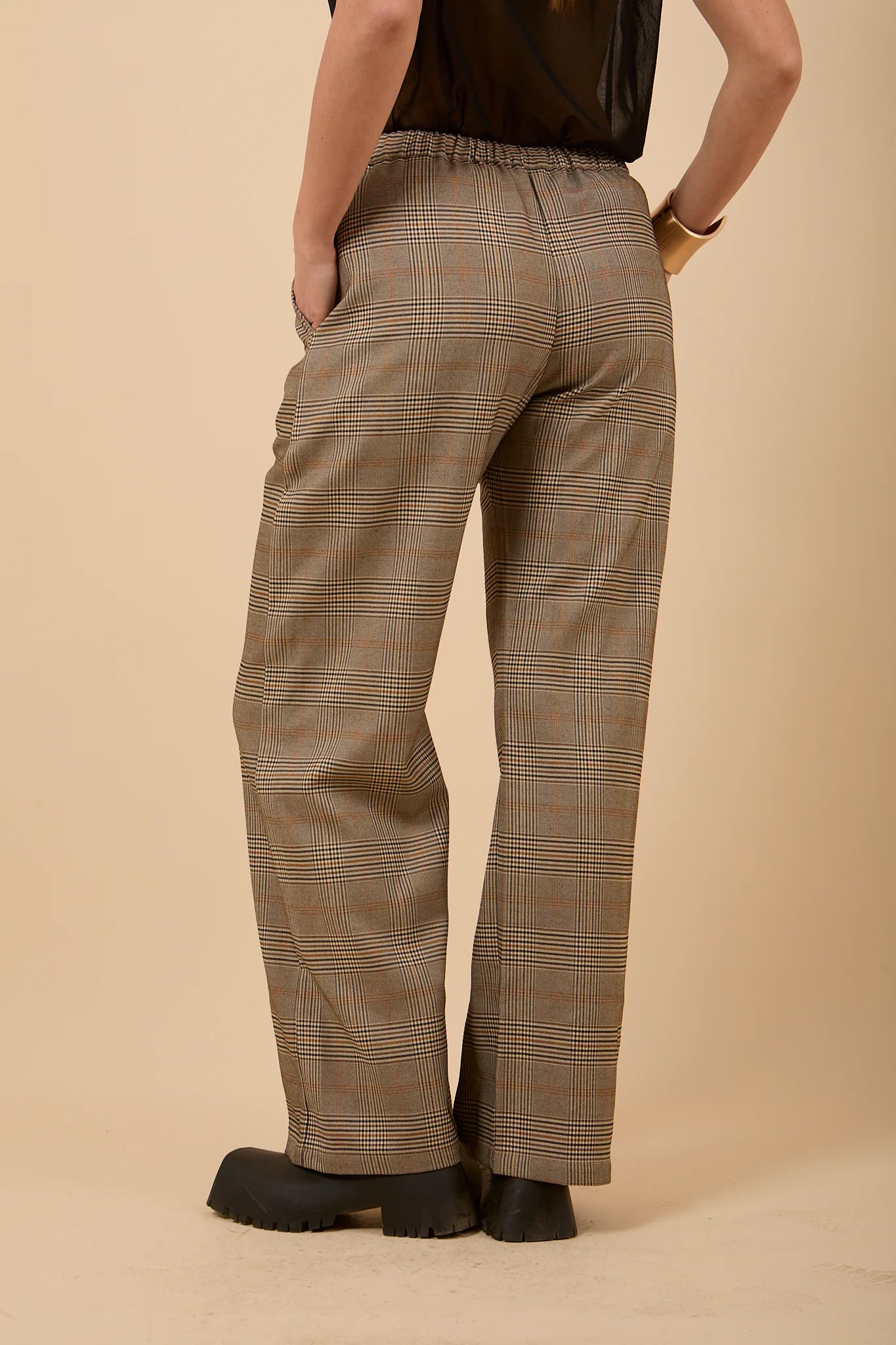 Check straight pants - Nahla el alfy