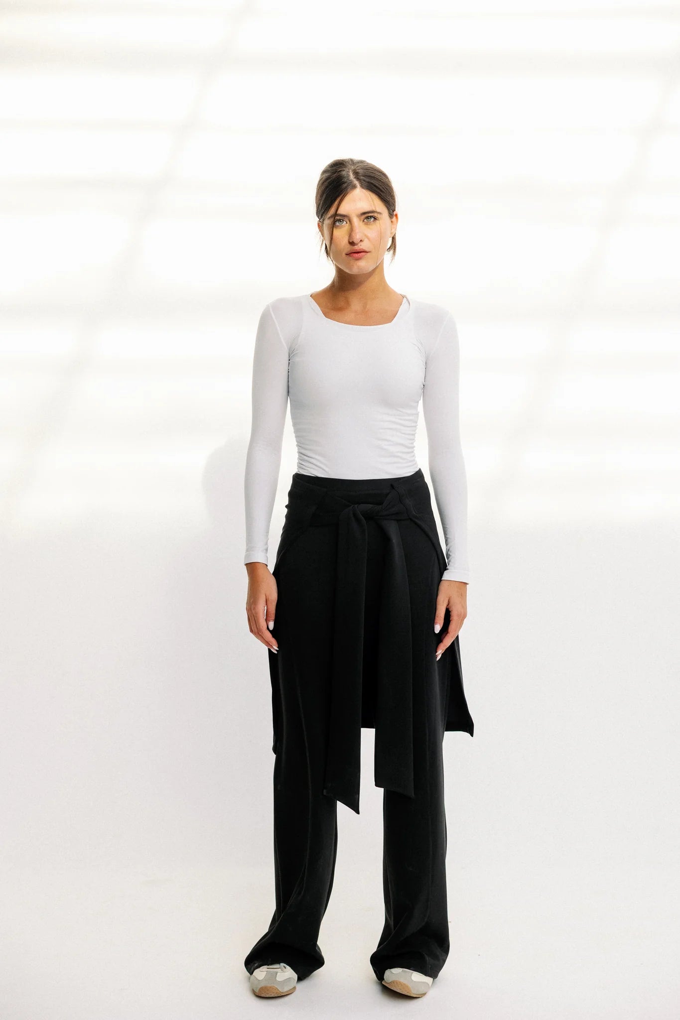 W25-P27 THE FLOW FORM PANTS - AED
