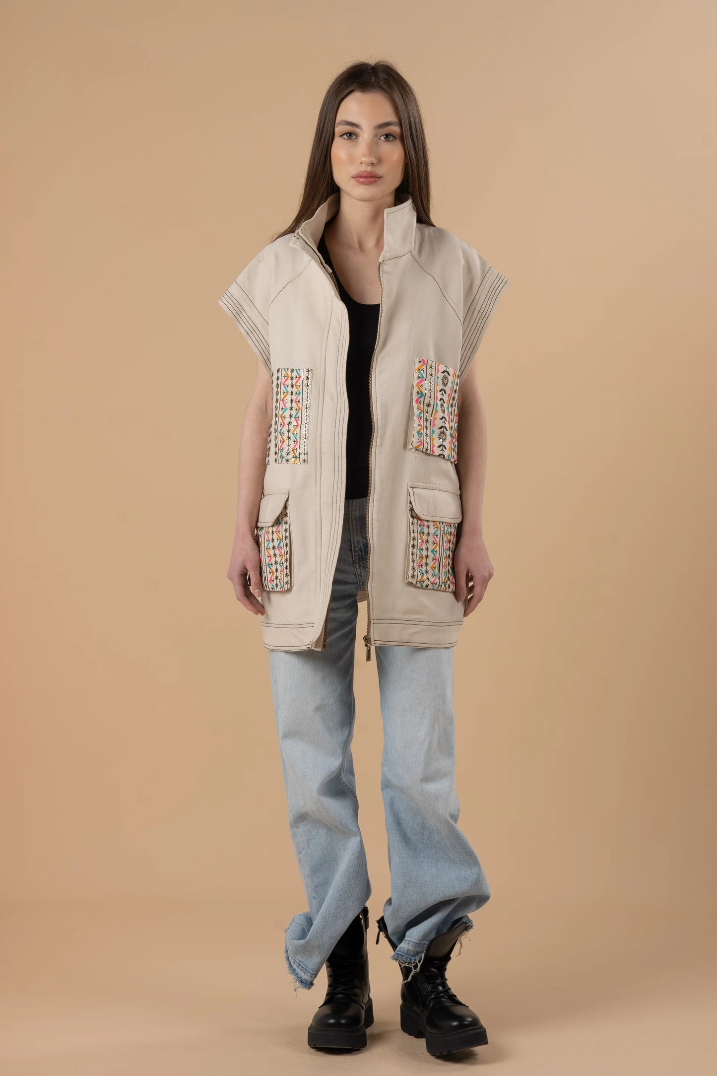 Embro pockets vest - Nahla El Alfy