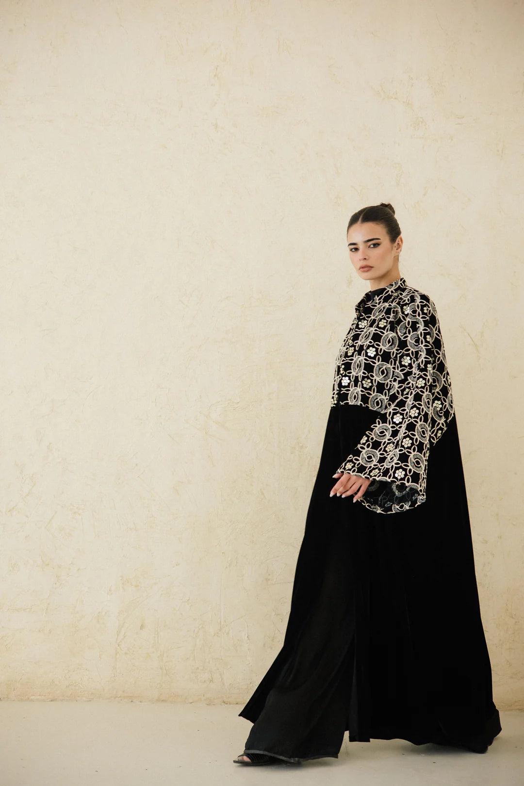 THE EMBELLISHED EMBROIDERED VELVET KAFTAN -Taj