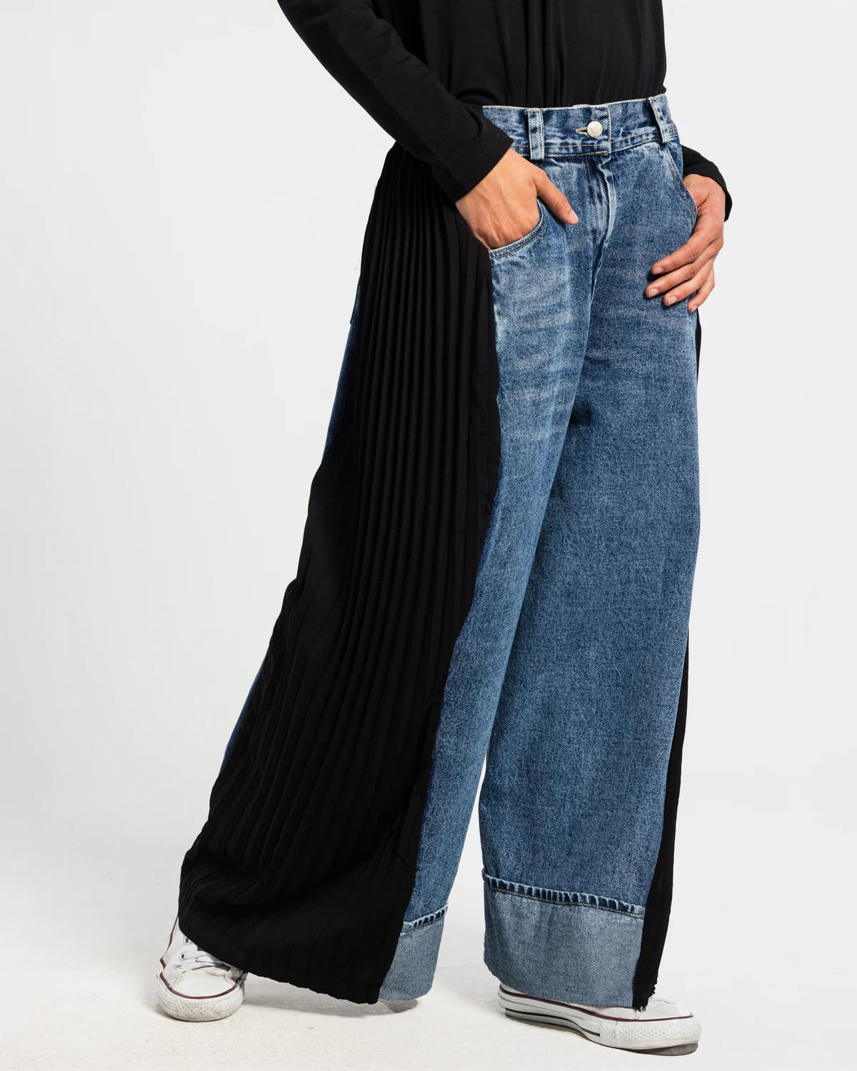 Side pleats denim pants - Theyab