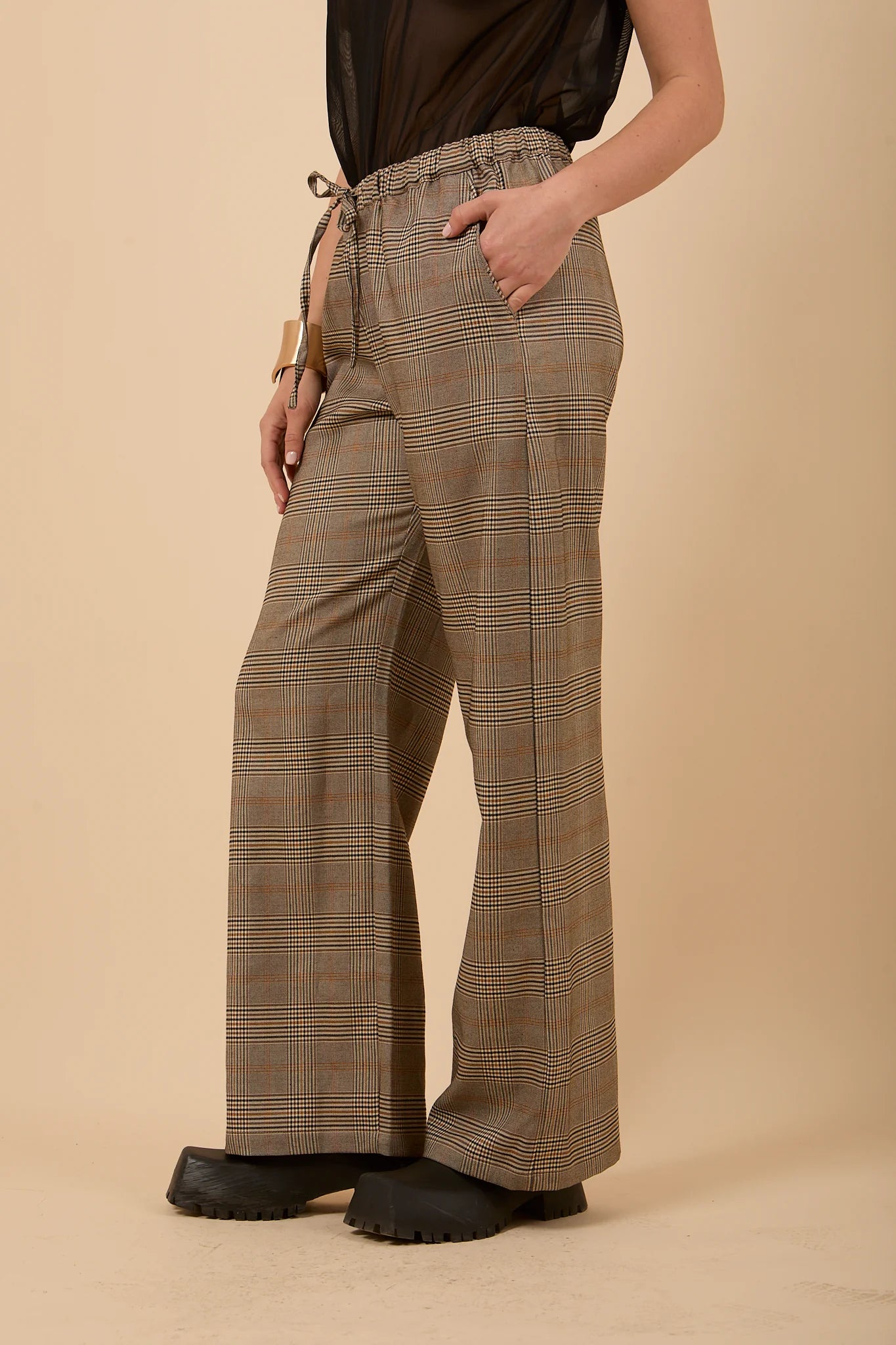 Check straight pants - Nahla el alfy