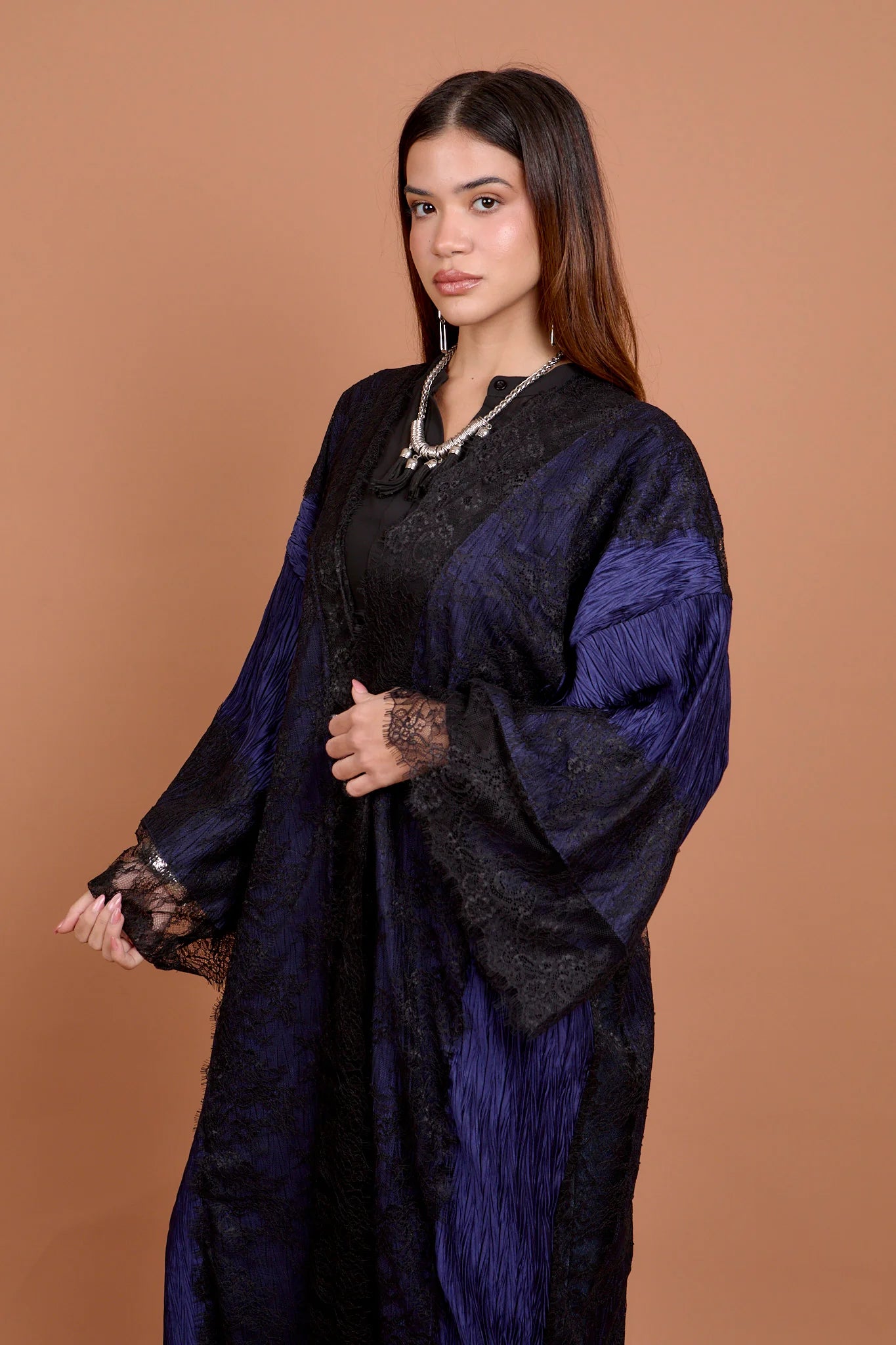 Satin & Lace Kimono - Nahla el alfy