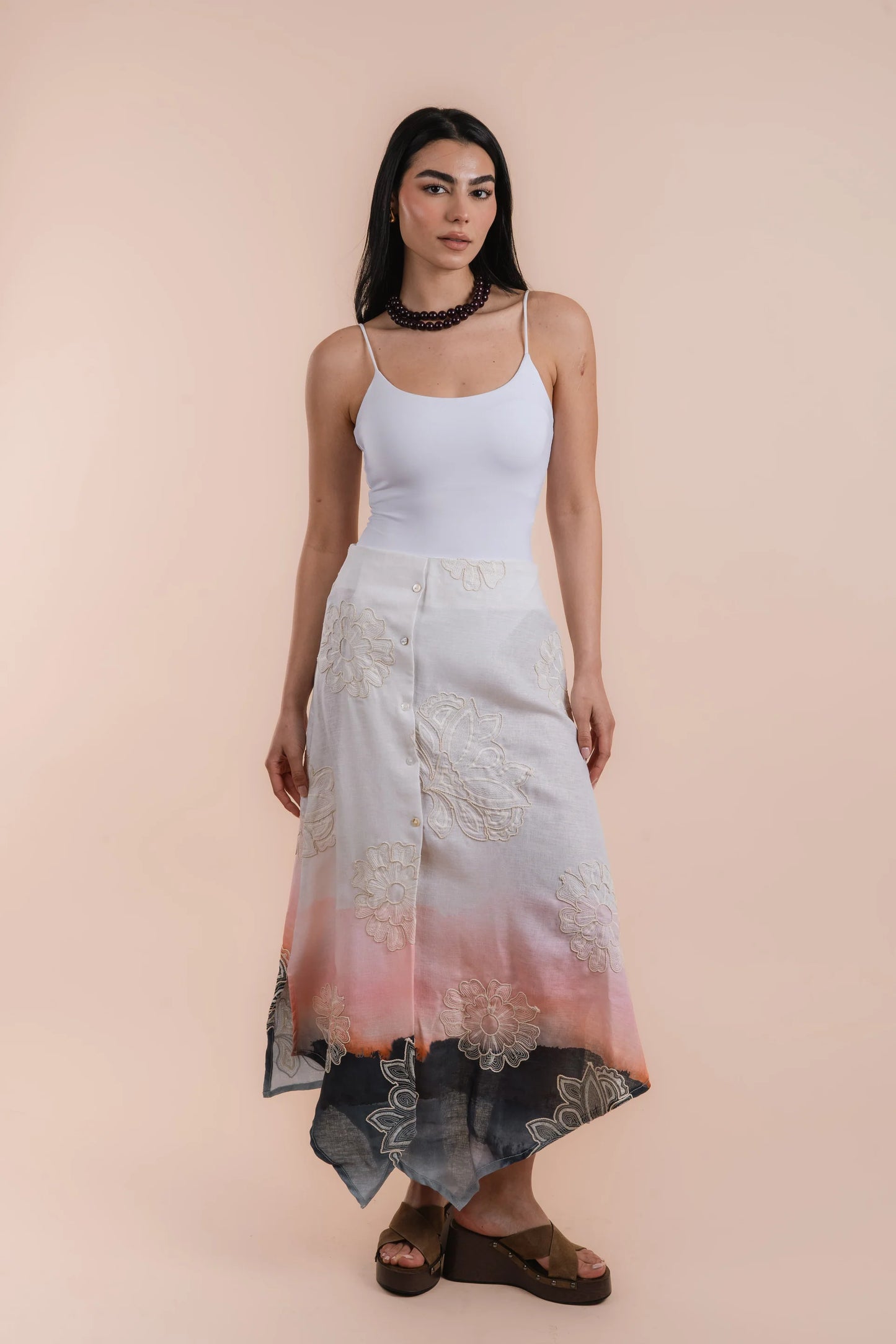 Grading white/pink skirt embro - Nahla el alfy