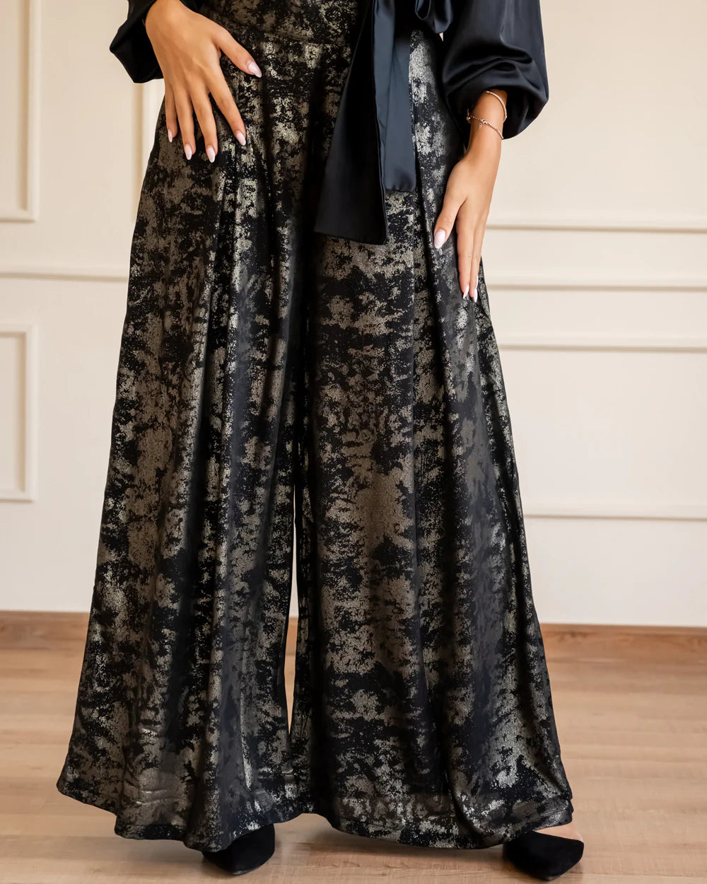 Shimmery wide pants - Sara Salama