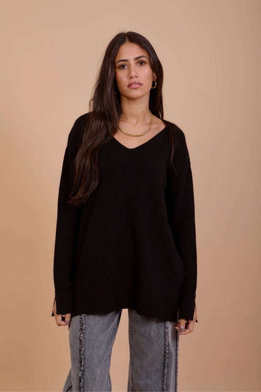 V-Neck Knit Pullover - Nahla el alfy
