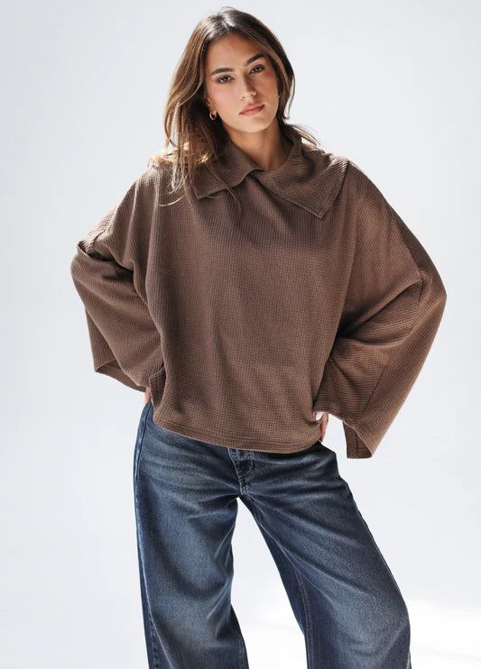 wonderlust cape - Amalia