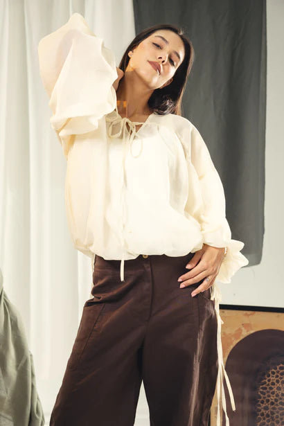 S26-T70 A feminine balloon loose blouse - AED