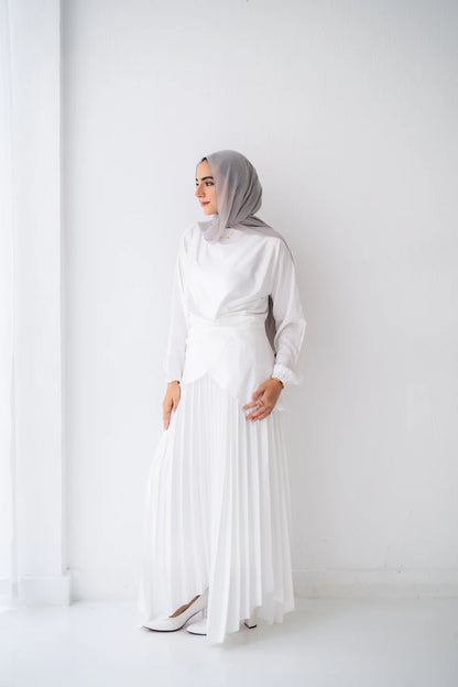 Diva Satin Set code 306 - The cape